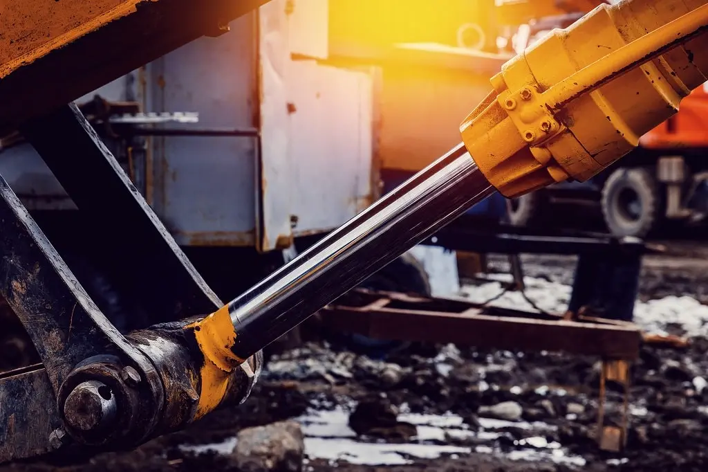 Types, Causes, and Dangers of the Hydraulic Leakage